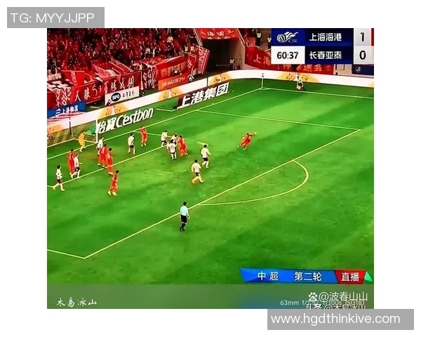 上港与亚泰激战连连角球争夺赛场精彩瞬间回顾