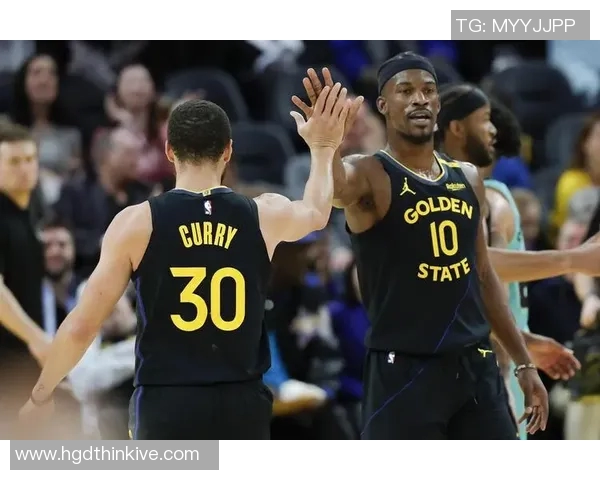 勇士与猛龙激战正酣比赛直播360全景呈现精彩瞬间